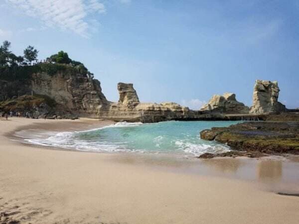 Mengintip Keindahan Pantai di Pacitan, Kampung Halaman SBY