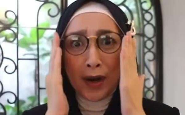 Wakili Hati Emak-Emak, Desy Ratnasari: Aduh Gimana Minyak Goreng Ini Pak Menteri? Wakili Hati Emak-Emak, Desy Ratnasari: Aduh Gimana Minyak Goreng Ini Pak Menteri?