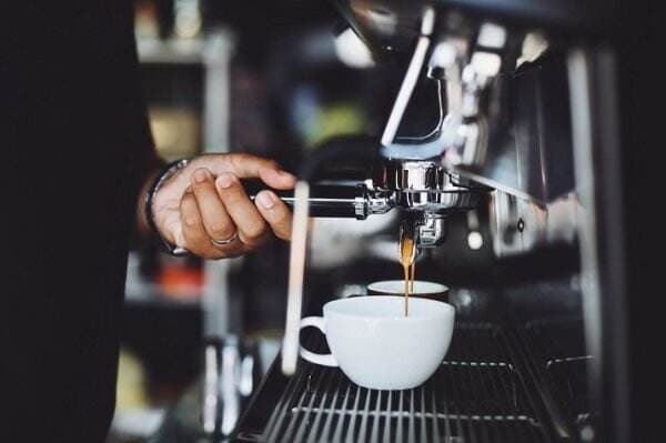 Kopi Siap Saji Kian Digemari, <i>Cold Brew Coffee</i> Jadi yang Pertama di Indonesia