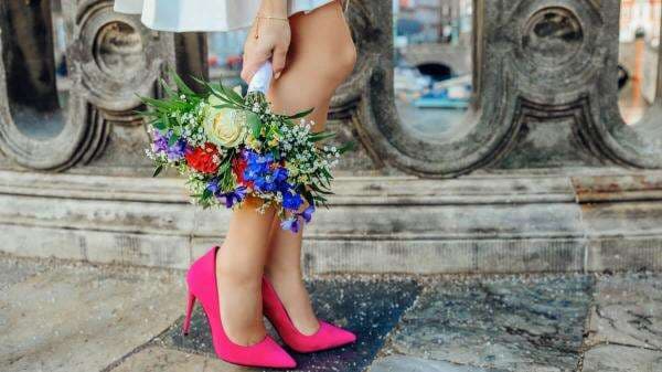 Tertarik Mengenakan Warna Pink Magenta? Ini 7 Cara Bergaya Agar Lebih Chic Tertarik Mengenakan Warna Pink Magenta? Ini 7 Cara Bergaya Agar Lebih Chic