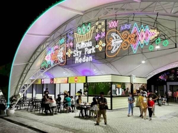 Nikmati Serunya Wisata Kuliner di Polonia Sky Park, Tempat Nongkrong Baru di Medan Nikmati Serunya Wisata Kuliner di Polonia Sky Park, Tempat Nongkrong Baru di Medan