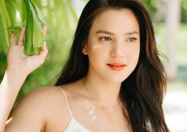 5 Pengakuan Alice Norin Pindah Agama Menjadi Mualaf, Nomor 1 Bikin Kaget 5 Pengakuan Alice Norin Pindah Agama Menjadi Mualaf, Nomor 1 Bikin Kaget