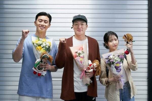 Park Seo Joon dan IU Selesaikan Syuting Film <i>Dream</i> Setelah 2 Tahun Tertunda