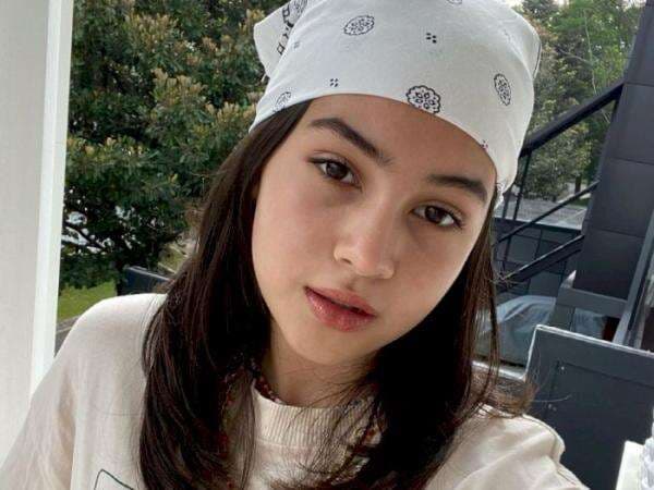 Sandrinna Beri Tantangan Nonton Film Terbaru Jam 12 Malam, Netizen: Yang Ada Digaplok Mama Sandrinna Beri Tantangan Nonton Film Terbaru Jam 12 Malam, Netizen: Yang Ada Digaplok Mama