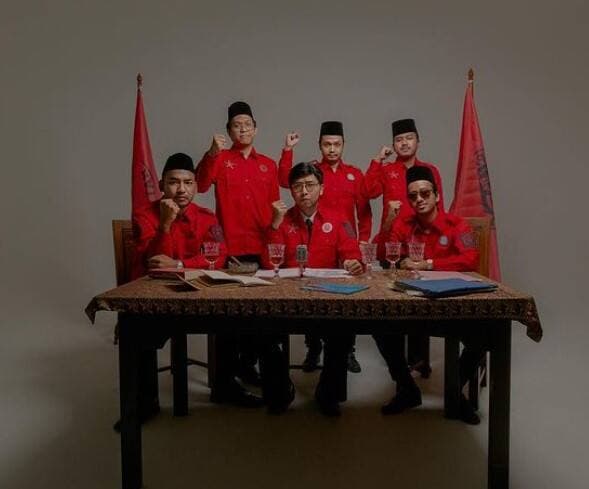 Cerita Feast Hadirkan Mini Album Bernuansa Politik Berjudul Abdi Lara Insani Cerita Feast Hadirkan Mini Album Bernuansa Politik Berjudul Abdi Lara Insani