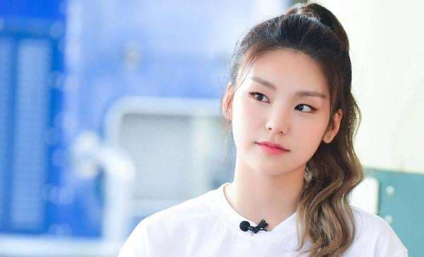 28 Wanita Idol K-pop yang Lahir di Bulan Mei 28 Wanita Idol K-pop yang Lahir di Bulan Mei