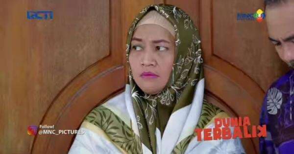 Link Live Streaming Dunia Terbalik 2 Mei 2022: Mak Suha Tanya Kabar Cindy, Esih Cemburu dengan Ikoh Link Live Streaming Dunia Terbalik 2 Mei 2022: Mak Suha Tanya Kabar Cindy, Esih Cemburu dengan Ikoh