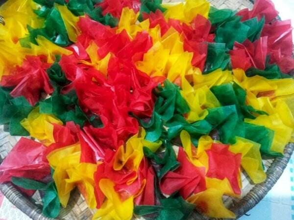 Dibungkus Kertas Warna-warni, Makanan Ini Wajib Ada saat Lebaran Tiba! Apa Itu? Dibungkus Kertas Warna-warni, Makanan Ini Wajib Ada saat Lebaran Tiba! Apa Itu?