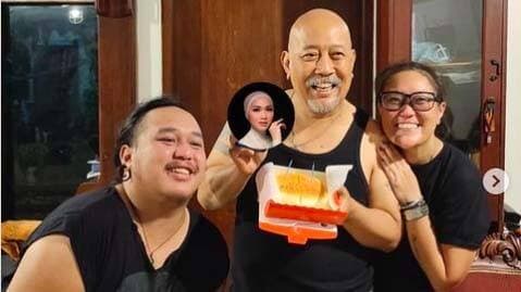 Rayakan Ulang Tahun Ke-64 Tahun, Ini Doa dan Harapan Indro Warkop Rayakan Ulang Tahun Ke-64 Tahun, Ini Doa dan Harapan Indro Warkop