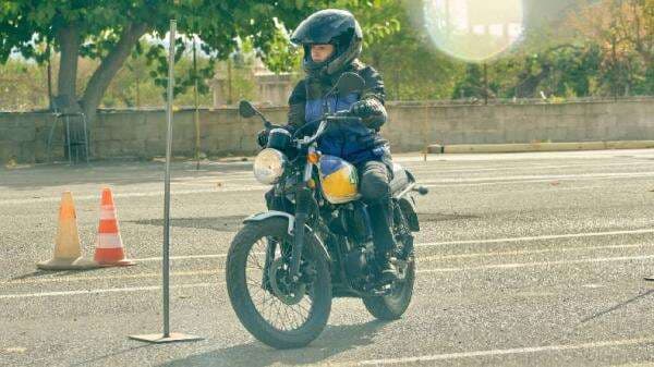 Cara Belajar Motor Matic Tanpa Bisa Sepeda, Ikuti Tips dan Langkah Berikut Ini Cara Belajar Motor Matic Tanpa Bisa Sepeda, Ikuti Tips dan Langkah Berikut Ini