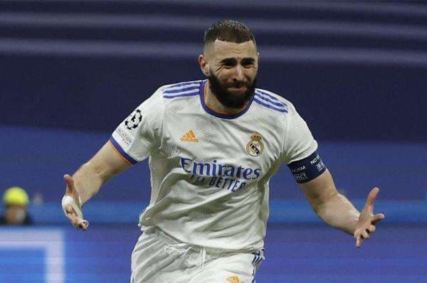 Pengertian Striker dalam Sepak Bola Beserta Tugasnya Pengertian Striker dalam Sepak Bola Beserta Tugasnya