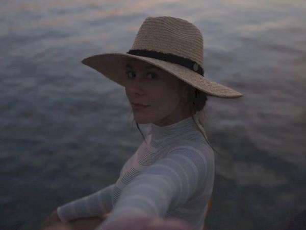 Wulan Guritno Asyik Gowes Berhijab tapi Pakai Baju Ketat: Terbentur Syariat Islam Mbak Wulan Guritno Asyik Gowes Berhijab tapi Pakai Baju Ketat: Terbentur Syariat Islam Mbak