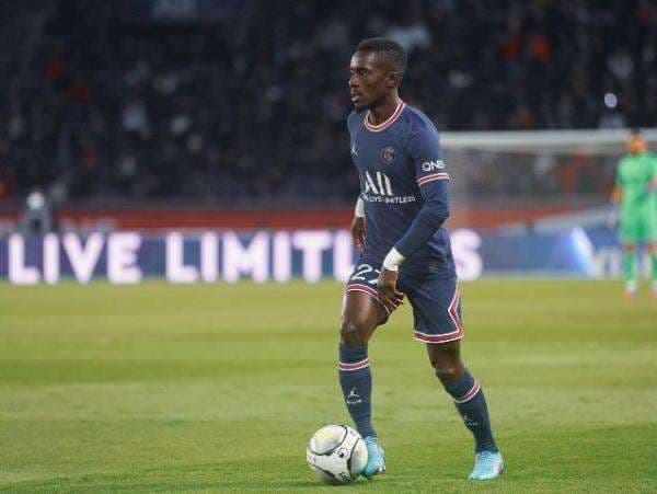 Viral Pemain Muslim PSG Idrissa Gueye Rela Absen karena Menolak Pakai Jersey LGBT Viral Pemain Muslim PSG Idrissa Gueye Rela Absen karena Menolak Pakai Jersey LGBT