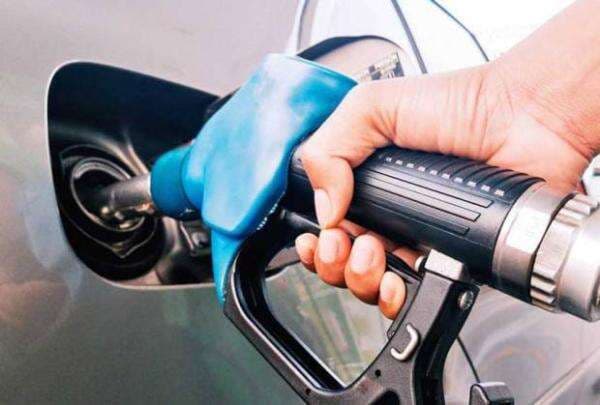 Ini Alasan Posisi Tutup Tangki Bahan Bakar Mobil Berbeda Beda Ini Alasan Posisi Tutup Tangki Bahan Bakar Mobil Berbeda Beda