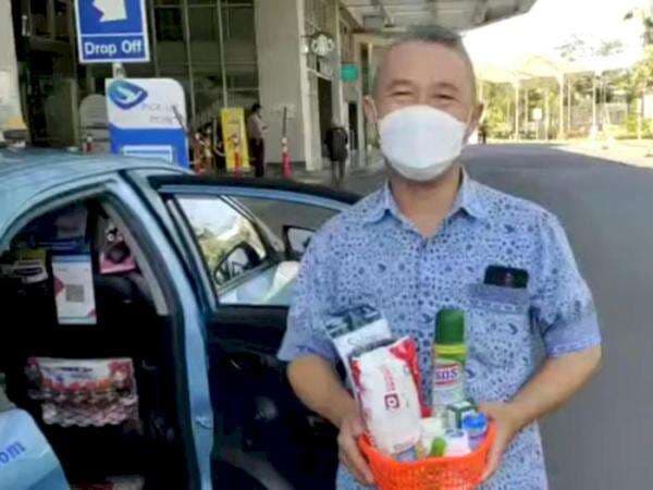 Sosok Sopir Taksi yang Viral Sediakan Makanan, Dulunya Ternyata Begini! Sosok Sopir Taksi yang Viral Sediakan Makanan, Dulunya Ternyata Begini!