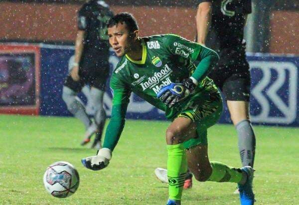 Kiper Persib Bandung Teja Paku Alam Dipastikan Absen 4 Bulan Kiper Persib Bandung Teja Paku Alam Dipastikan Absen 4 Bulan