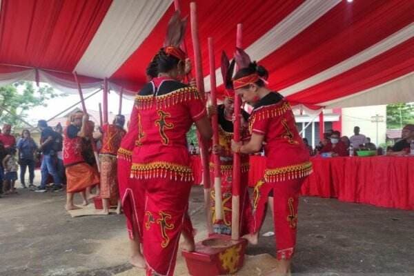 Lomba Tumbuk Padi dalam Gawai Dayak, Gali Budaya Lokal