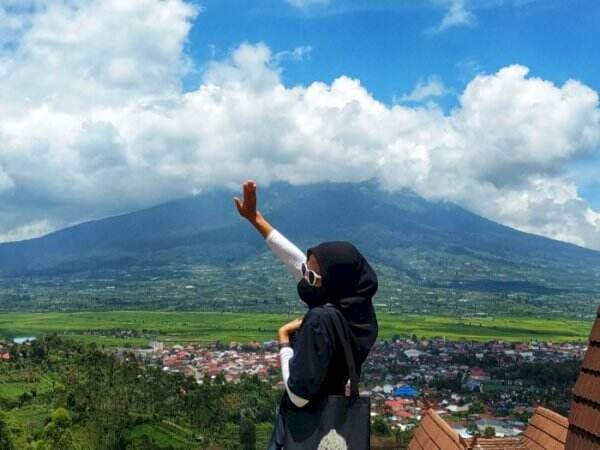 Ini Tempat Terbaik untuk Melihat Indahnya Gunung Kerinci, Punya Rumah Kayu ala di Eropa