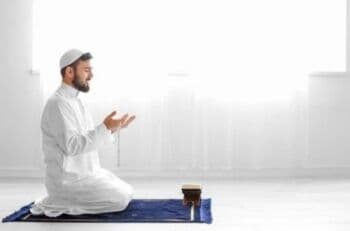Doa Setelah Sholat Fardhu: Lengkap Teks Arab, Latin, dan Artinya Doa Setelah Sholat Fardhu: Lengkap Teks Arab, Latin, dan Artinya