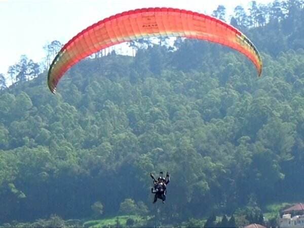 Hebat, Kakek 65 Tahun yang Jadi Pilot &#039;Taksi Udara&#039; Ternyata Atlet Berprestasi Dunia!