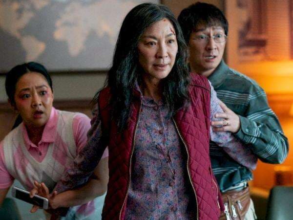 11 Film dengan Konsep Multiverse yang Miliki Cerita Unik dan Diluar Nalar 11 Film dengan Konsep Multiverse yang Miliki Cerita Unik dan Diluar Nalar