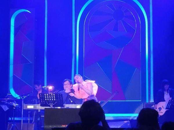 Erwin Gutawa dan Ruth Sahanaya Nyanyi Andai Kau Datang, Sihir Penonton Java Jazz Festival 2022 Erwin Gutawa dan Ruth Sahanaya Nyanyi Andai Kau Datang, Sihir Penonton Java Jazz Festival 2022