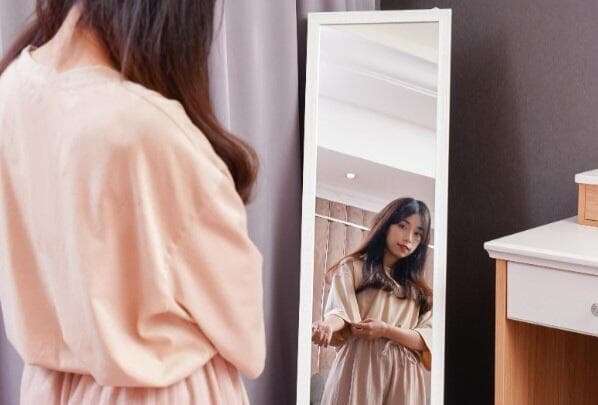 4 Pantangan Meletakkan Cermin di Kamar Tidur Menurut Feng Shui 4 Pantangan Meletakkan Cermin di Kamar Tidur Menurut Feng Shui