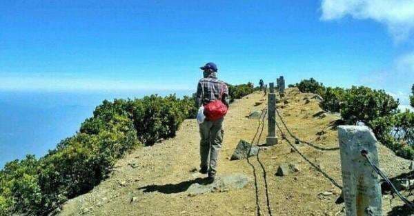 6 Gunung Dekat Jakarta, Cocok untuk Healing maupun Hiking! 6 Gunung Dekat Jakarta, Cocok untuk Healing maupun Hiking!