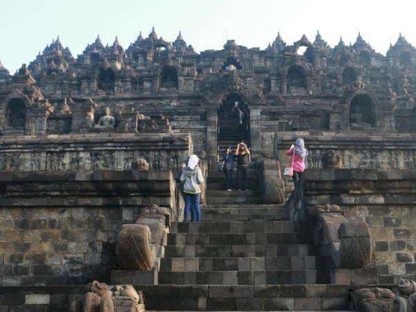 Tiket Masuk Candi Borobudur Rp 750 Ribu, Pengamat: Jelas di Luar Jangkauan Turis Lokal Tiket Masuk Candi Borobudur Rp 750 Ribu, Pengamat: Jelas di Luar Jangkauan Turis Lokal