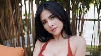 Potret Maria Vania Pakai Bra Merah Pamer Body Goals, Aura Seksinya Makin Membara! Potret Maria Vania Pakai Bra Merah Pamer Body Goals, Aura Seksinya Makin Membara!