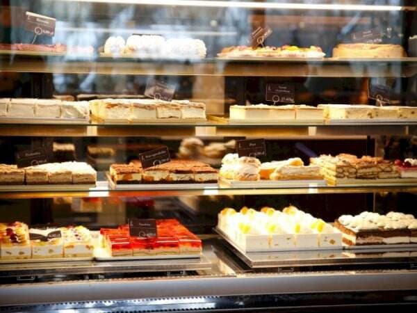 5 Toko Kue yang Terkenal Enak di Indonesia dan Lokasi Terdekatnya 5 Toko Kue yang Terkenal Enak di Indonesia dan Lokasi Terdekatnya