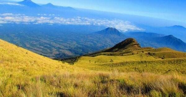 Gunung di Jawa Tengah Favorit Para Pendaki