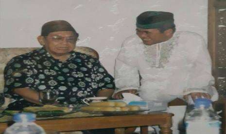 Humor Gus Dur: Gara-Gara Ngaku Lihat Malaikat Pencabut Nyawa, Gus Dur Minta Pindah Rumah Sakit Humor Gus Dur: Gara-Gara Ngaku Lihat Malaikat Pencabut Nyawa, Gus Dur Minta Pindah Rumah Sakit