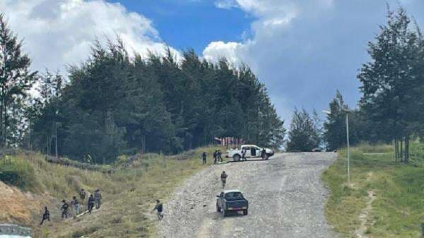 Tukang Ojek Dianiaya OTK di Ilaga Papua, Tubuh Penuh Luka Bacokan dan Kedua Tangan Hancur Tukang Ojek Dianiaya OTK di Ilaga Papua, Tubuh Penuh Luka Bacokan dan Kedua Tangan Hancur