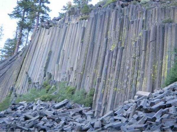 Misteri Aliran Darah Hingga Batu Jalan Sendiri! Inilah Beberapa Misteri Dunia yang Belum Terungkap Misteri Aliran Darah Hingga Batu Jalan Sendiri! Inilah Beberapa Misteri Dunia yang Belum Terungkap