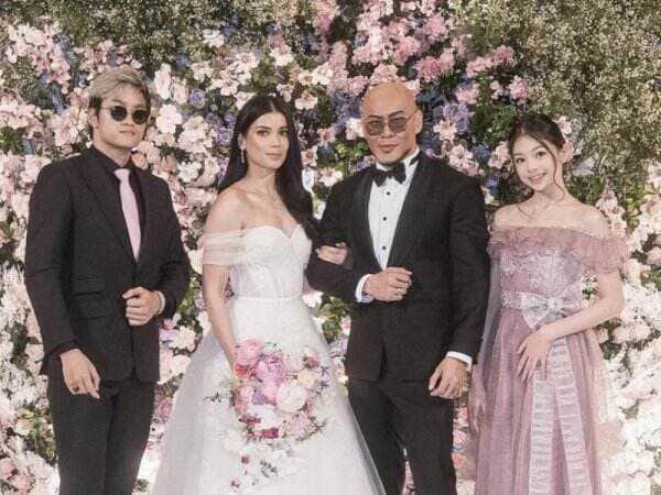 Pamer Foto Lengkap, Istri Deddy Corbuzier Singgung Soal Keluarga