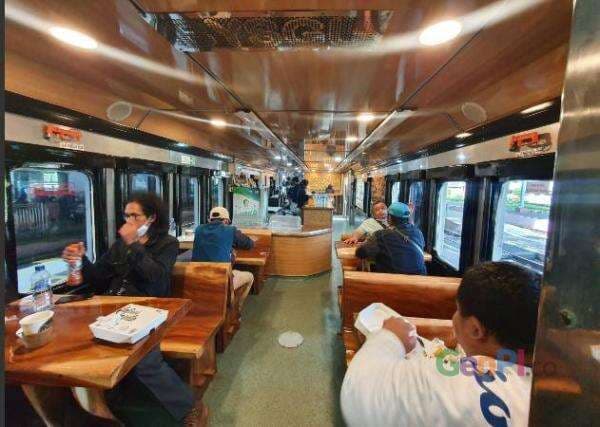 Mewah, Tengok Gerbong Kantin KA Fajar Utama bak Restoran Fancy Mewah, Tengok Gerbong Kantin KA Fajar Utama bak Restoran Fancy