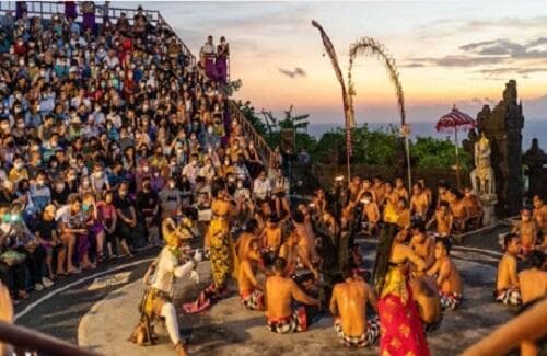 Tari Kecak Memiliki Pola Lantai Berbentuk Apa? Ini Jawaban dan Sejarahnya