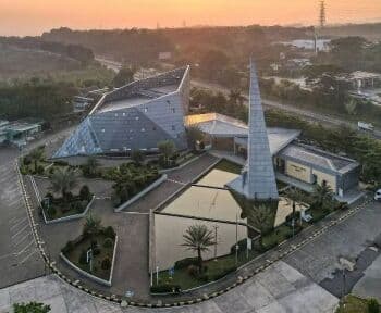 Selain Al Mumtadz untuk Eril, Ini 5 Masjid Indah Rancangan Ridwan Kamil Selain Al Mumtadz untuk Eril, Ini 5 Masjid Indah Rancangan Ridwan Kamil