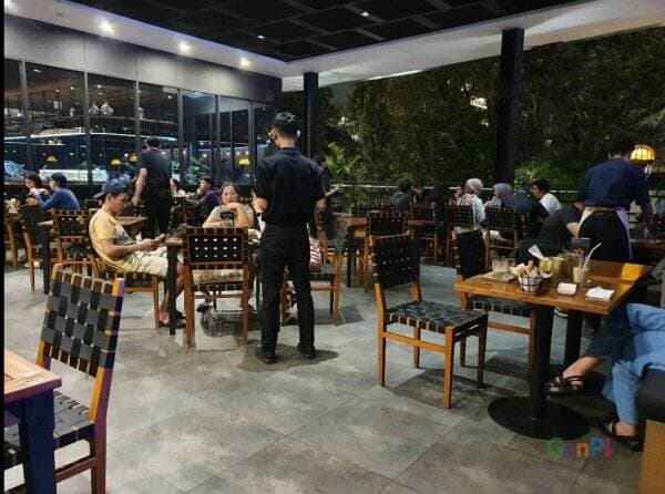 Balcony Plaza Ambarrukmo, Tempat Foto Instagramable di Jogja