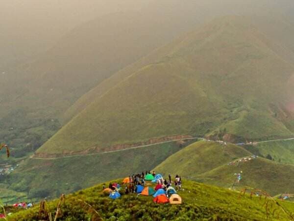 Keindahan Bukit Holbung di Samosir, Lokasi Syuting Film &#039;Ngeri-Ngeri Sedap&#039;