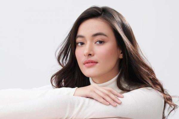 5 Nama Asli Artis Keturunan Belanda, Ada yang Kamu Kenal? 5 Nama Asli Artis Keturunan Belanda, Ada yang Kamu Kenal?