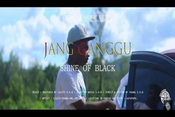 Lirik Lagu Jang Ganggu dan Terjemahan oleh Shine of Black Lirik Lagu Jang Ganggu dan Terjemahan oleh Shine of Black