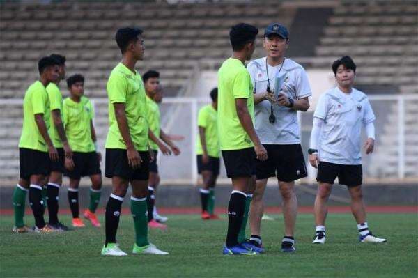 Shin Tae-yong Bongkar Menu Latihan Timnas Indonesia U-19 Jelang Piala AFF U-19 2022 Shin Tae-yong Bongkar Menu Latihan Timnas Indonesia U-19 Jelang Piala AFF U-19 2022