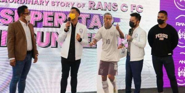 Daftar Harga Tiket untuk Menonton Aksi Ronaldinho di Kandang Arema FC Daftar Harga Tiket untuk Menonton Aksi Ronaldinho di Kandang Arema FC