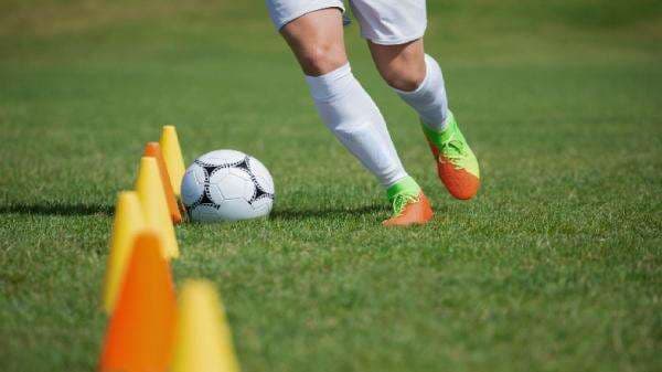 7 Cara Melatih Kelincahan Kaki Dalam Sepak Bola 7 Cara Melatih Kelincahan Kaki Dalam Sepak Bola