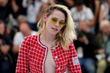 Dianggap Tak Nyaman, Artis Hollywood Populerkan Tren No Bra Dianggap Tak Nyaman, Artis Hollywood Populerkan Tren No Bra