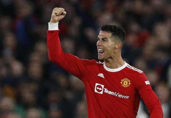 Cristiano Ronaldo Siap Pangkas Gajinya demi Hengkang dari Manchester United Cristiano Ronaldo Siap Pangkas Gajinya demi Hengkang dari Manchester United