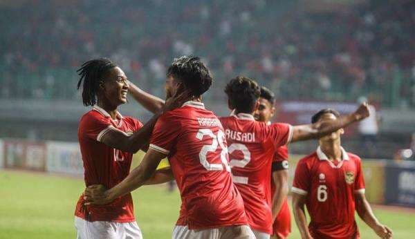 Pelatih Laos Yakin Indonesia Lolos Semifinal Piala AFF U-19: Vietnam atau Thailand Akan Pulang Pelatih Laos Yakin Indonesia Lolos Semifinal Piala AFF U-19: Vietnam atau Thailand Akan Pulang