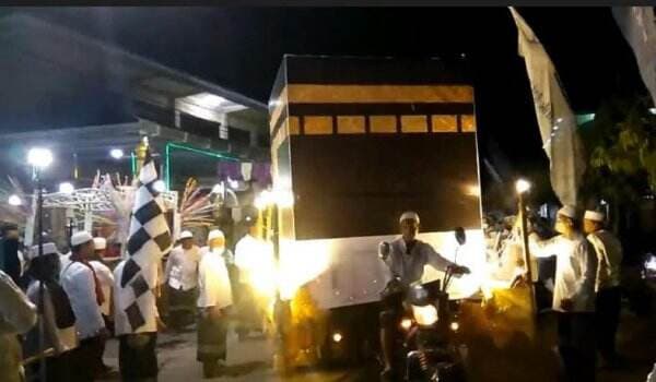 Meriahnya Pawai Takbir Keliling Sambut Idul Adha di Kendal, Arak Miniatur Ka’bah hingga Jin